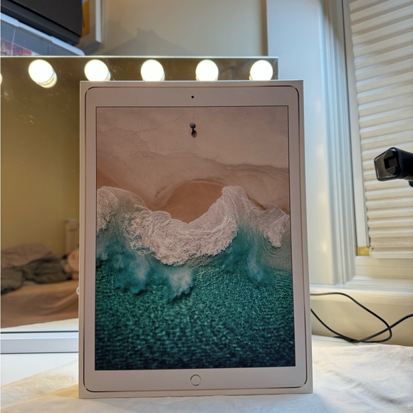 BRAND NEW Apple IPad Pro 2nd Gen (Open Box)